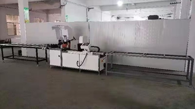 工業(yè)鋁型材自動鋸的優(yōu)點有哪些？知道這些優(yōu)點為您節(jié)省很多人工成本！